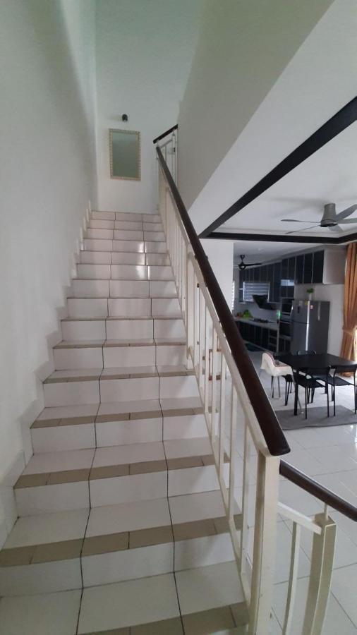 Homestay Greenway Pasir Gudang Bagian luar foto
