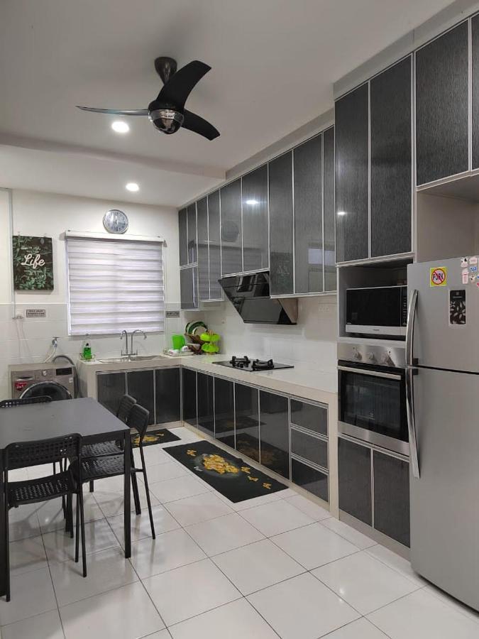 Homestay Greenway Pasir Gudang Bagian luar foto