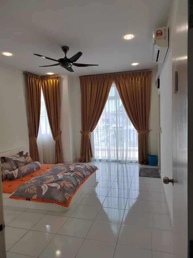 Homestay Greenway Pasir Gudang Bagian luar foto